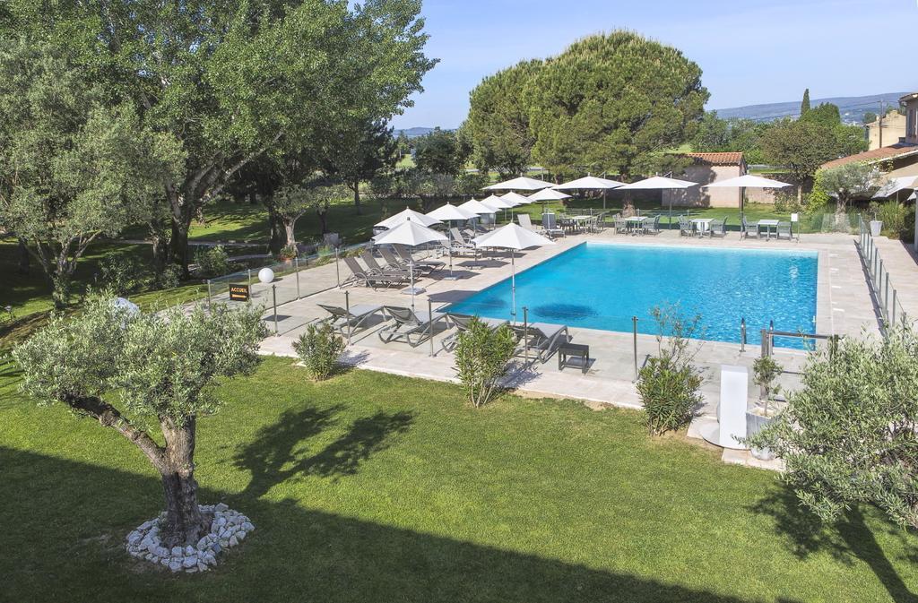 Hotel Le Domaine Des Oliviers Pierrelatte Exterior foto