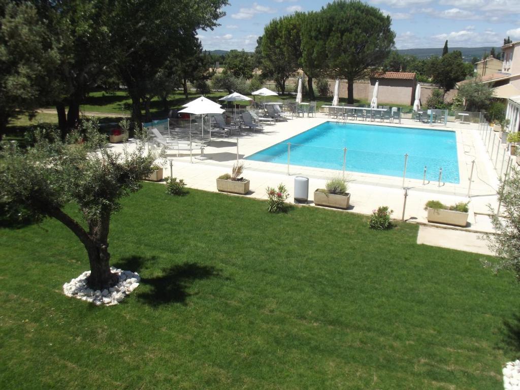Hotel Le Domaine Des Oliviers Pierrelatte Habitación foto