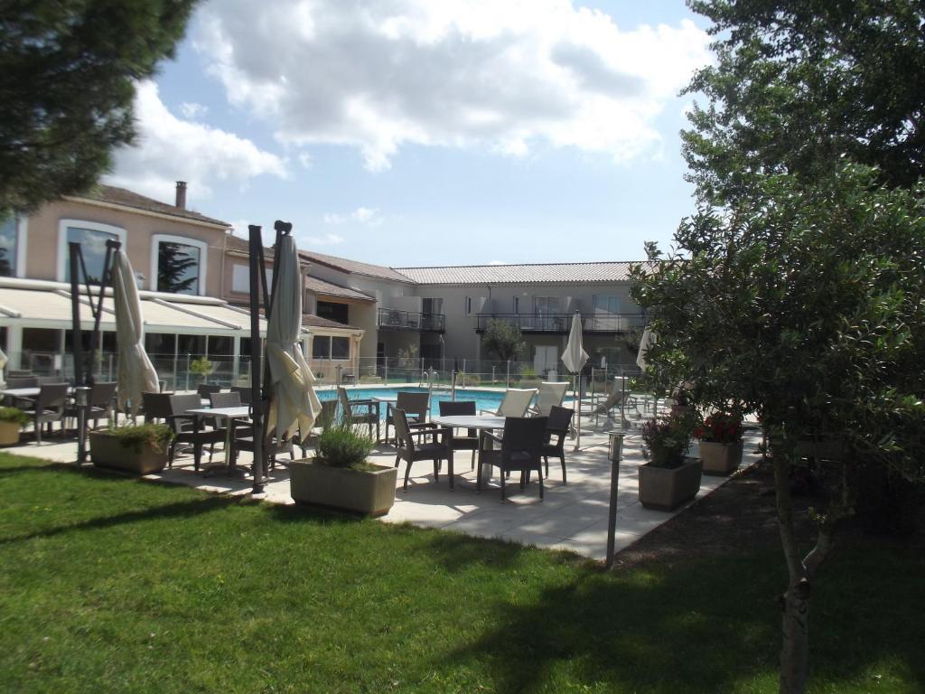 Hotel Le Domaine Des Oliviers Pierrelatte Exterior foto
