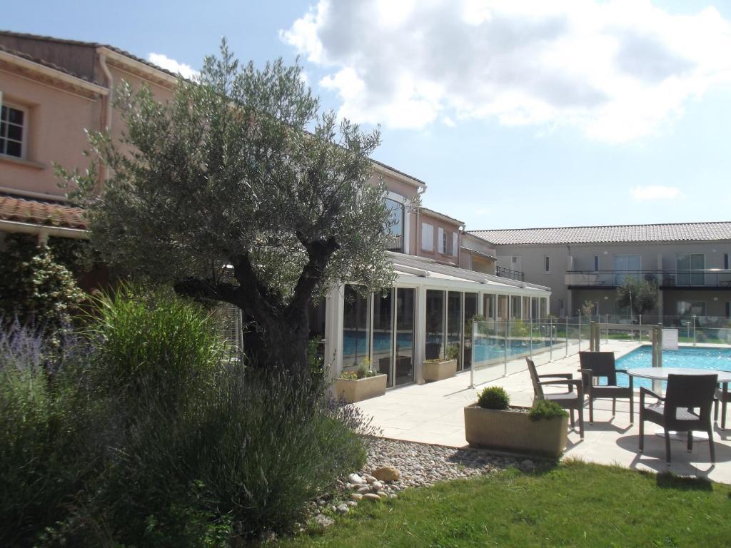 Hotel Le Domaine Des Oliviers Pierrelatte Exterior foto