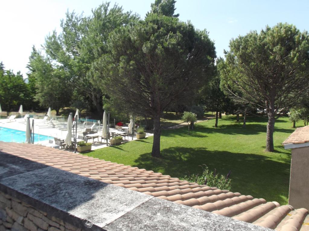 Hotel Le Domaine Des Oliviers Pierrelatte Exterior foto