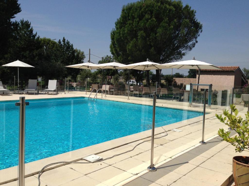 Hotel Le Domaine Des Oliviers Pierrelatte Exterior foto
