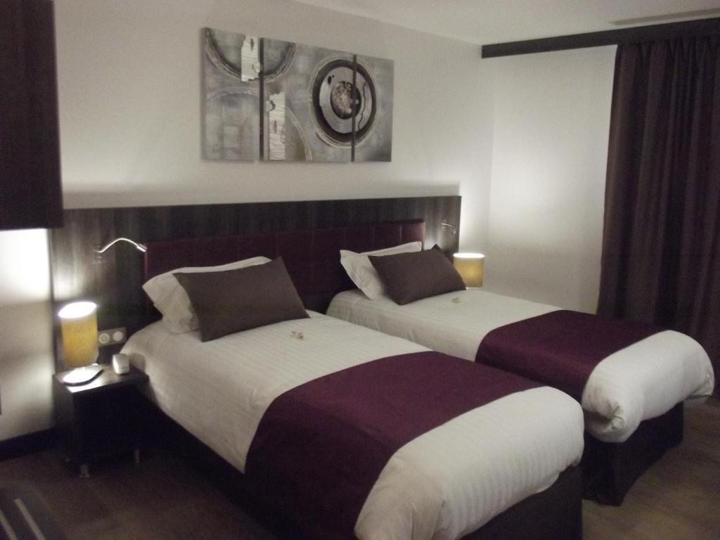Hotel Le Domaine Des Oliviers Pierrelatte Habitación foto