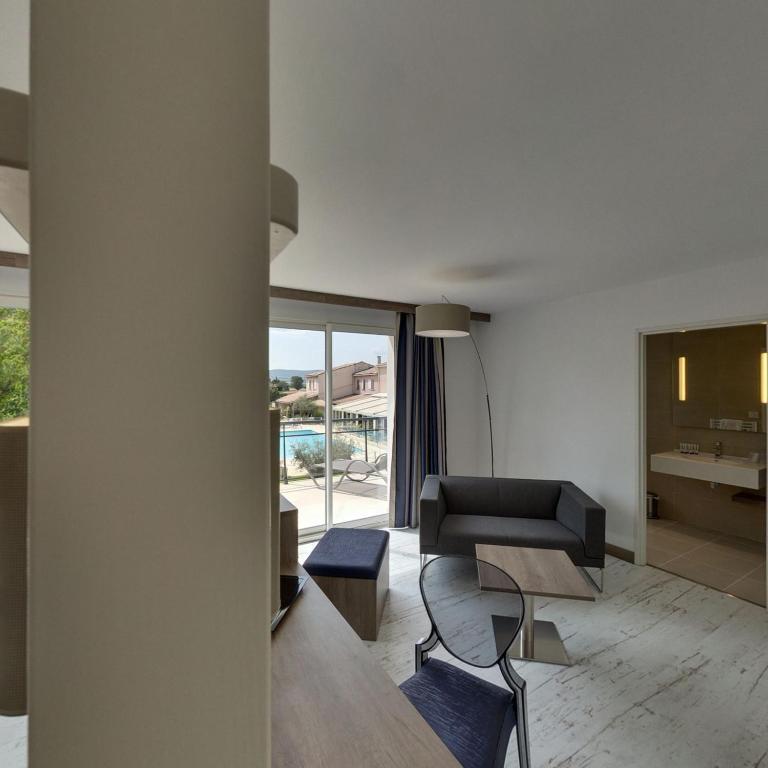 Hotel Le Domaine Des Oliviers Pierrelatte Habitación foto