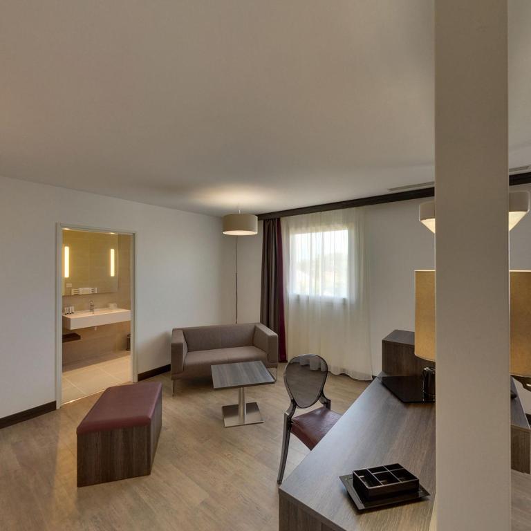 Hotel Le Domaine Des Oliviers Pierrelatte Habitación foto